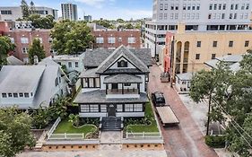 Satoshi Hideout Living - Rooms & Studios